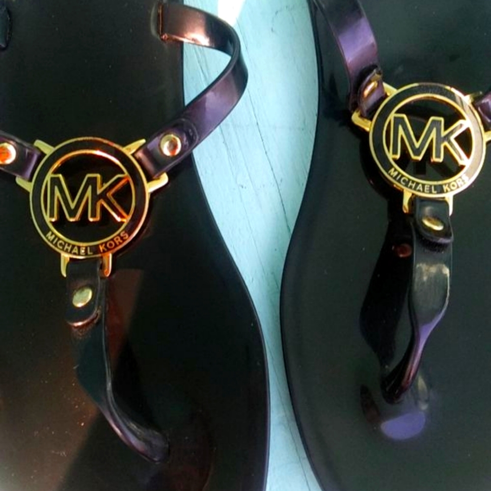 MICHAEL KORS SIZE 8